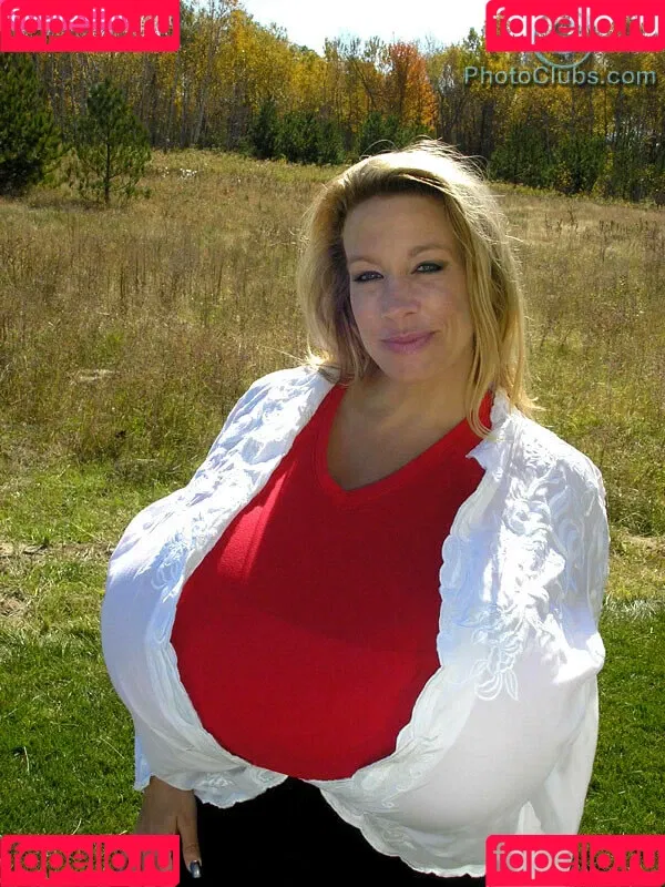 Chelsea Charms Onlyfans Photo Gallery 