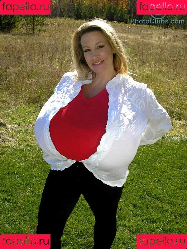 Chelsea Charms Onlyfans Photo Gallery 