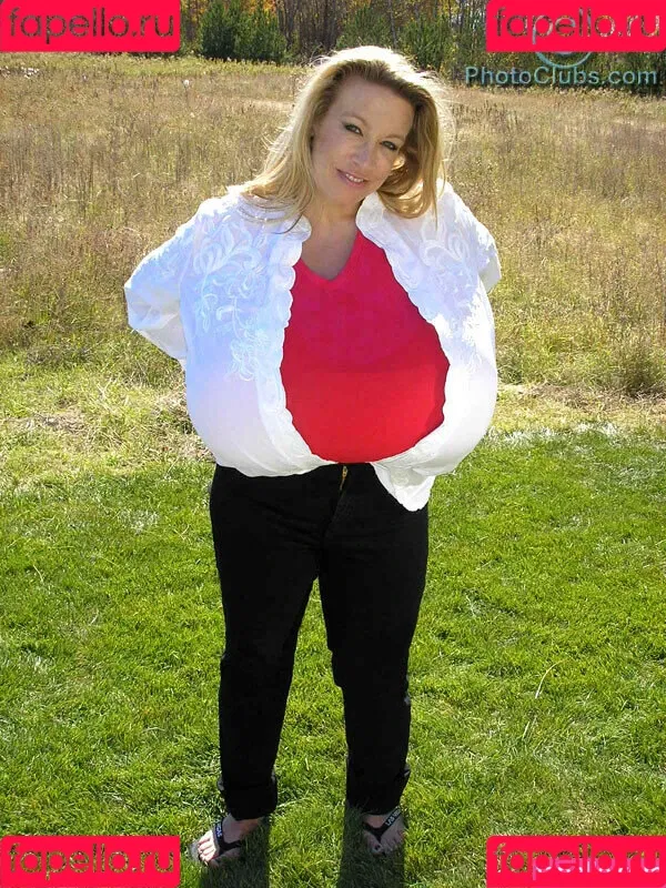 Chelsea Charms Onlyfans Photo Gallery 