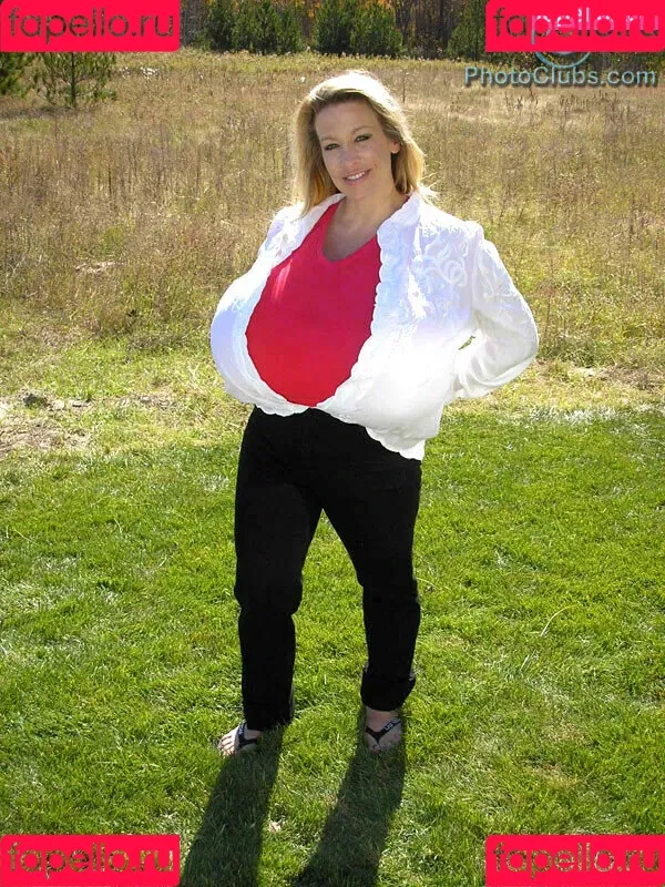 Chelsea Charms Onlyfans Photo Gallery 