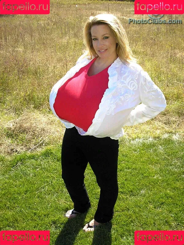 Chelsea Charms Onlyfans Photo Gallery 