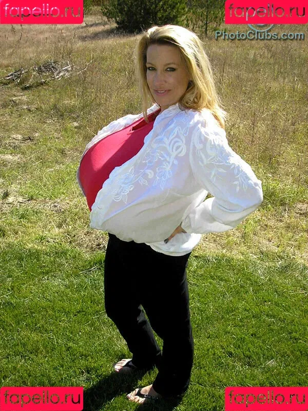 Chelsea Charms Onlyfans Photo Gallery 