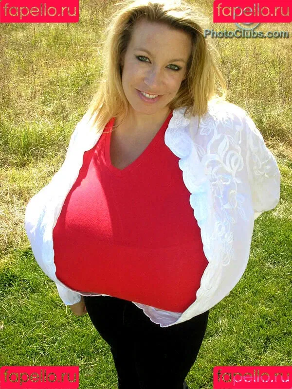 Chelsea Charms Onlyfans Photo Gallery 
