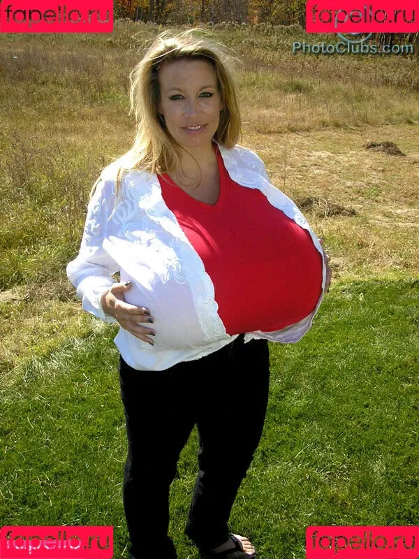 Chelsea Charms Onlyfans Photo Gallery 