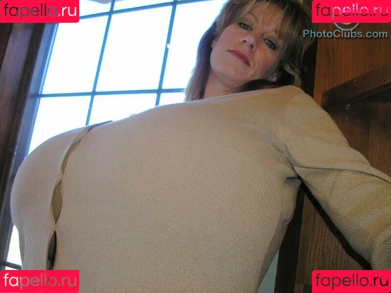 Chelsea Charms Onlyfans Photo Gallery 