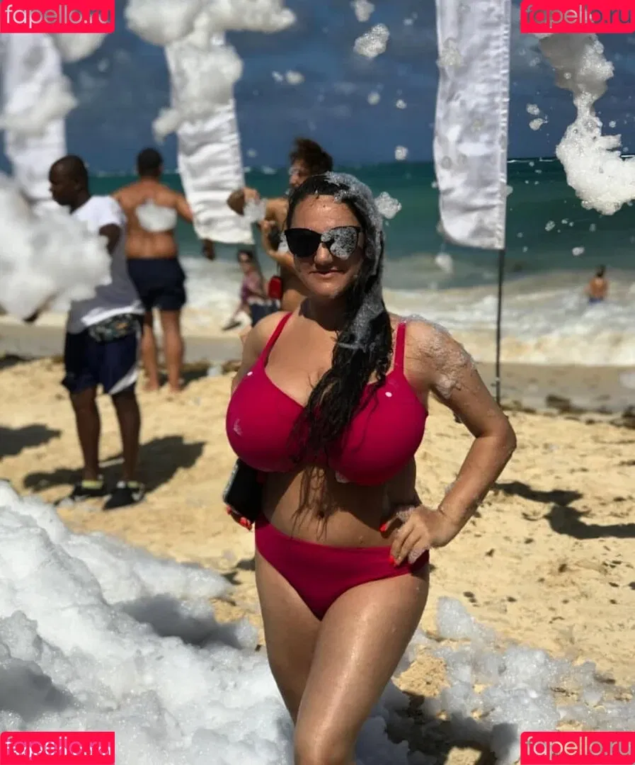 Liana Onlyfans Photo Gallery 