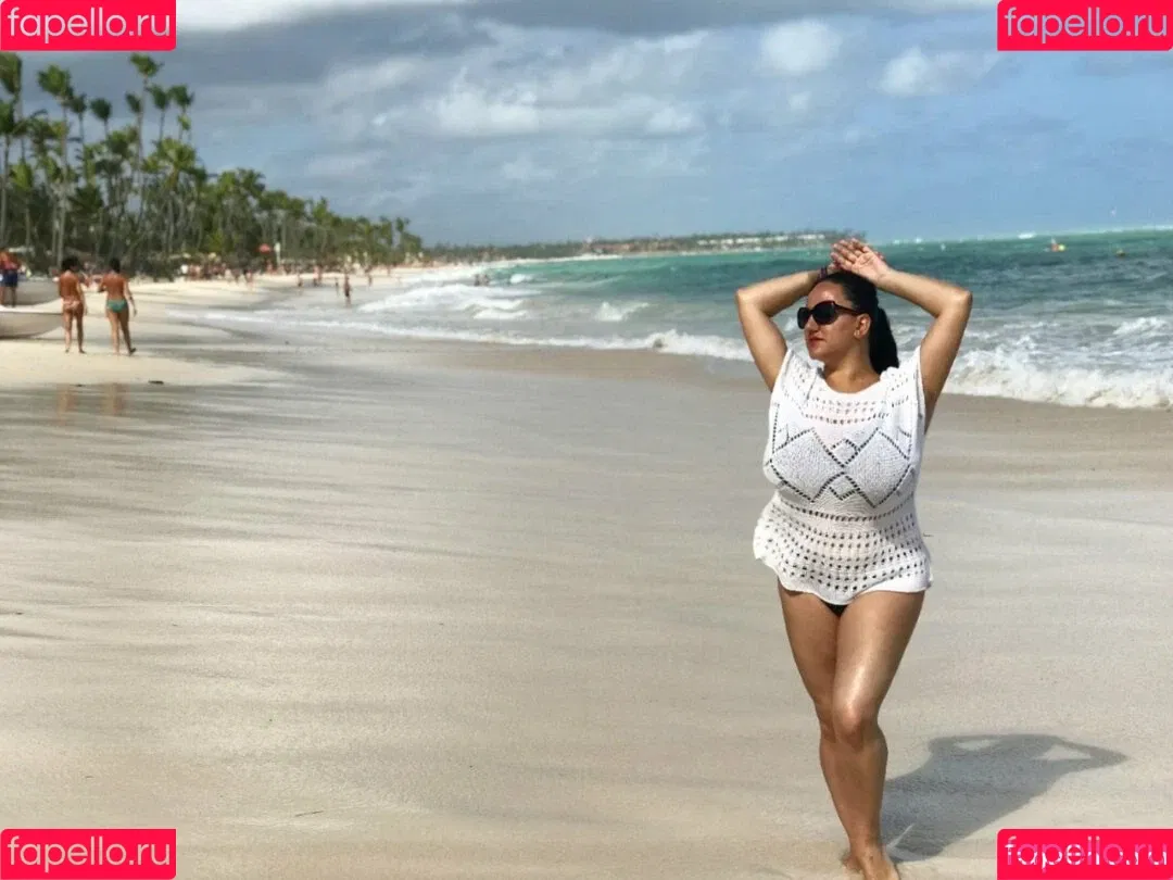 Liana Onlyfans Photo Gallery 