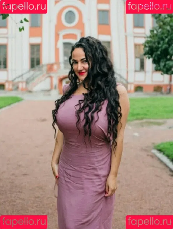 Liana Onlyfans Photo Gallery 