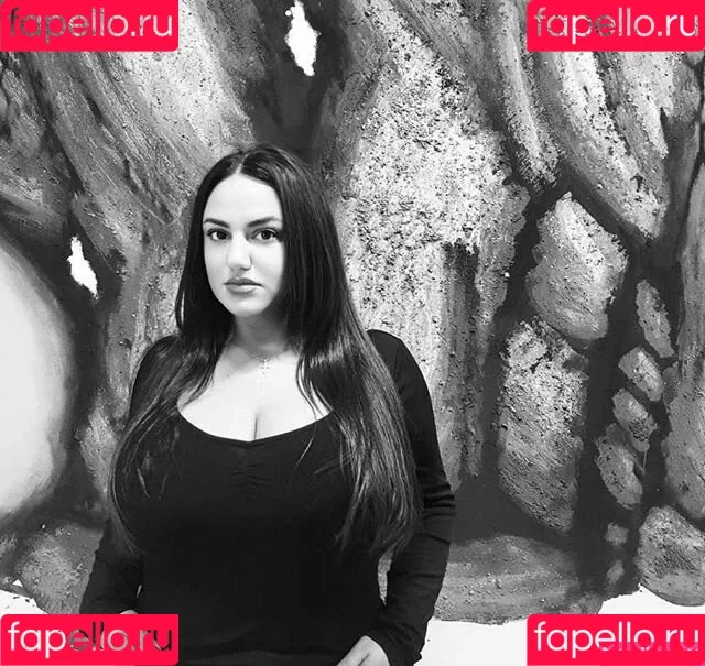 Liana Onlyfans Photo Gallery 