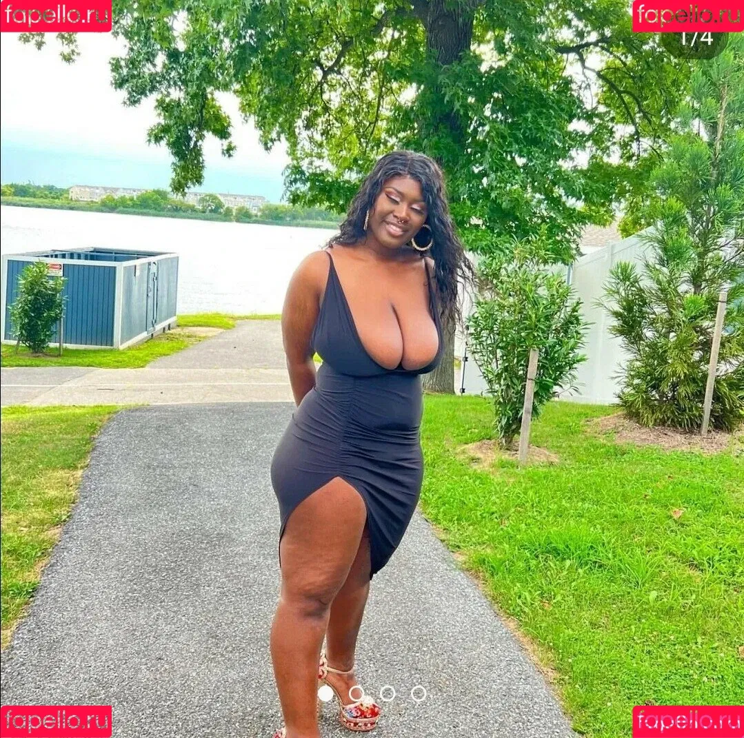 elleblack Onlyfans Photo Gallery 