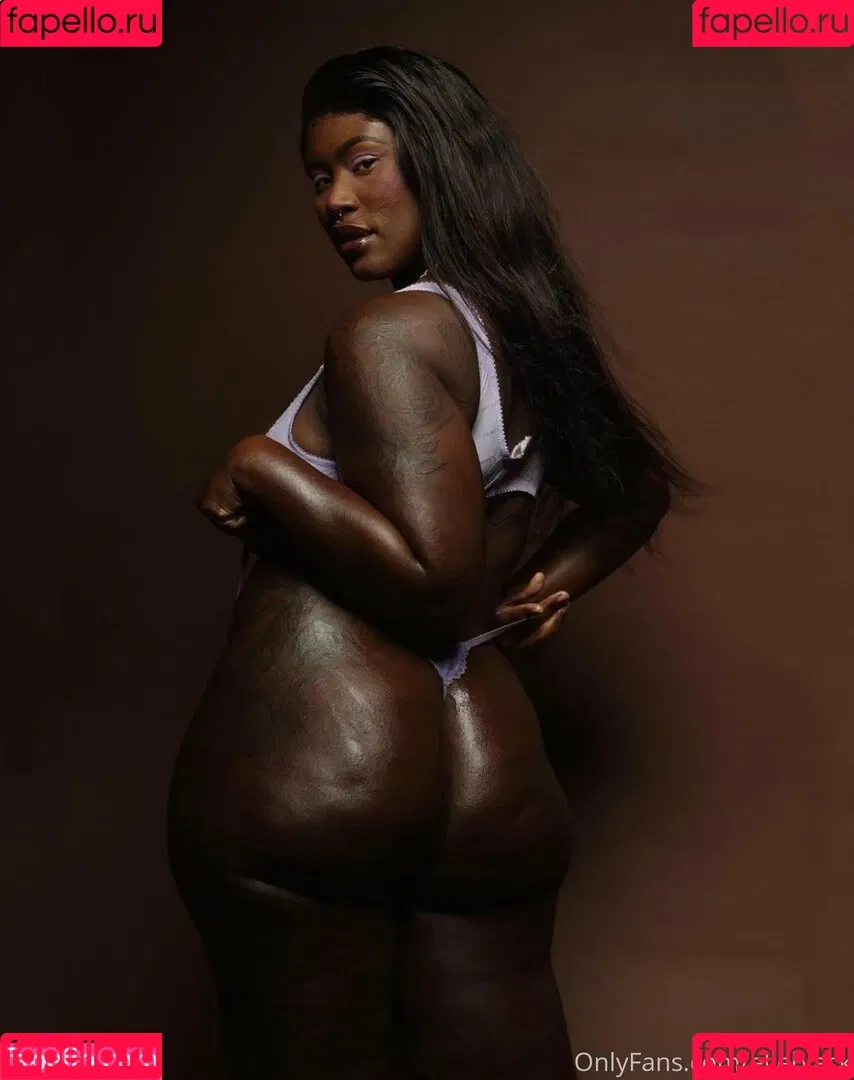 elleblack Onlyfans Photo Gallery 