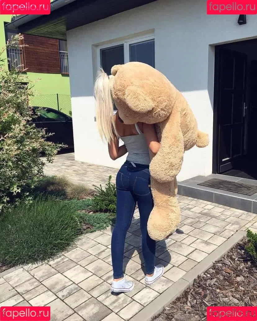 Nikola ihova Onlyfans Photo Gallery 
