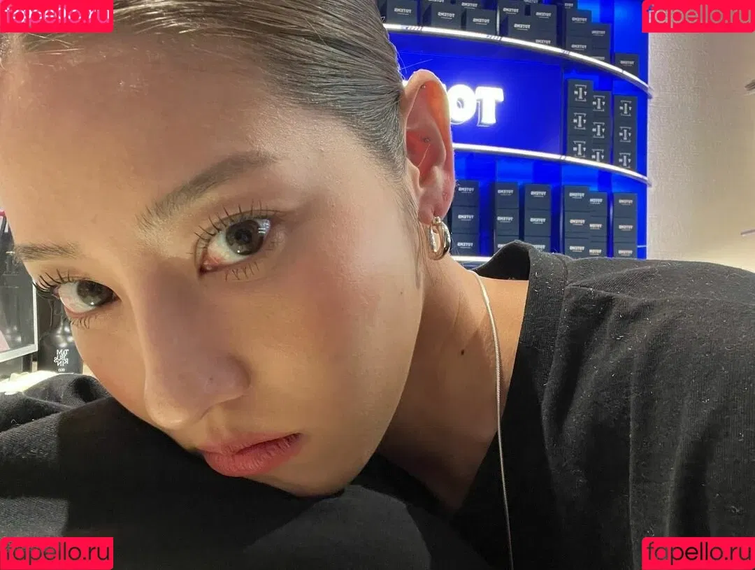 Jeon Jisu Onlyfans Photo Gallery 