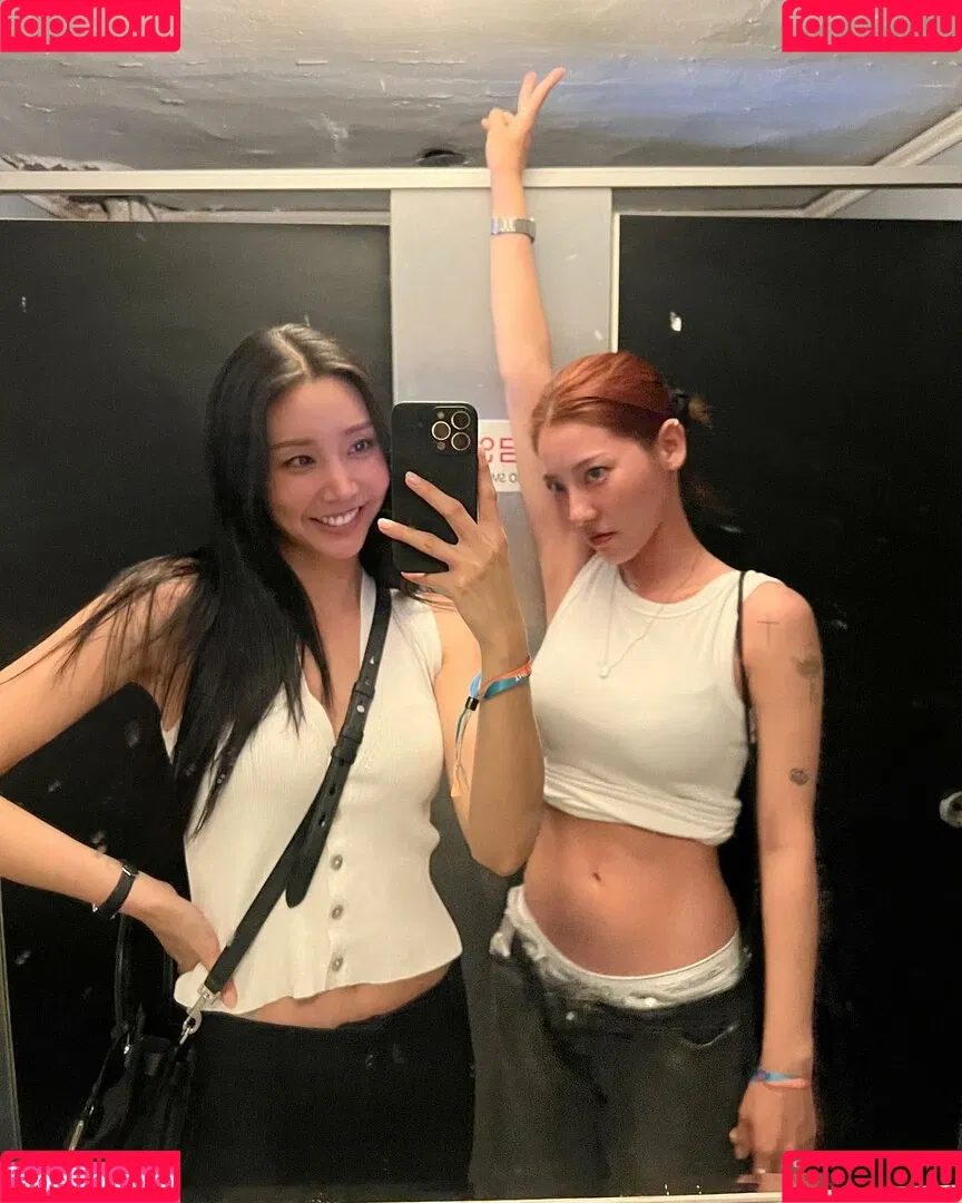 Jeon Jisu Onlyfans Photo Gallery 