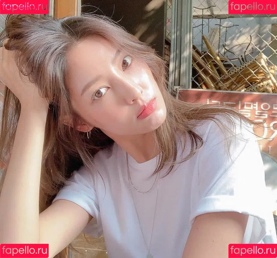 Jeon Jisu Onlyfans Photo Gallery 