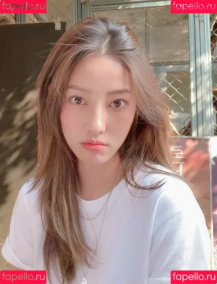 Jeon Jisu Onlyfans Photo Gallery 