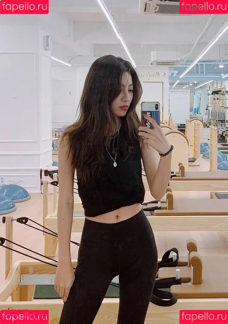 Jeon Jisu Onlyfans Photo Gallery 
