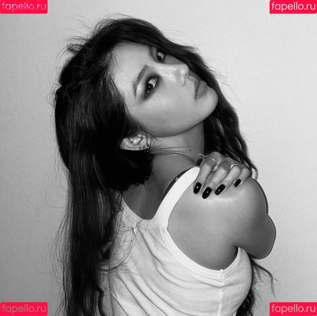 Jeon Jisu Onlyfans Photo Gallery 