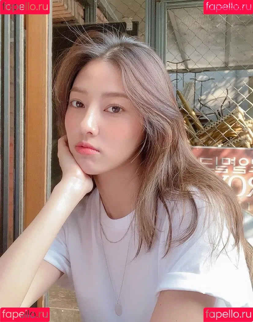 Jeon Jisu Onlyfans Photo Gallery 