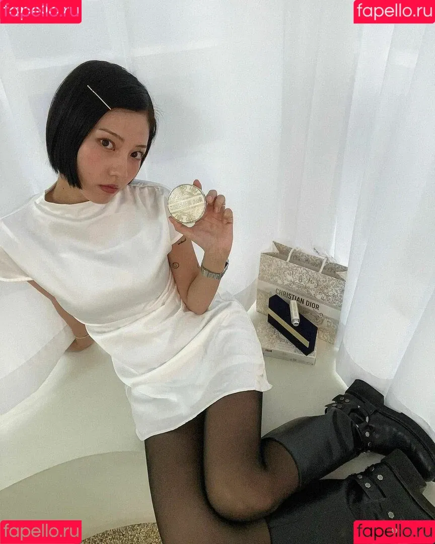 Jeon Jisu Onlyfans Photo Gallery 