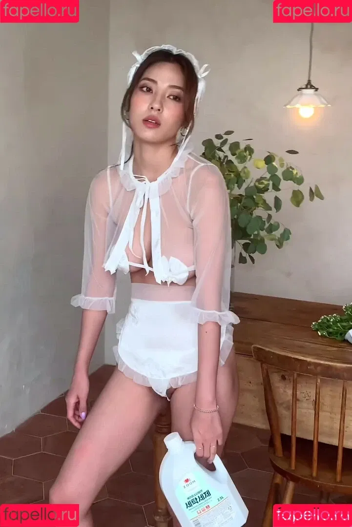 Jeon Jisu Onlyfans Photo Gallery 