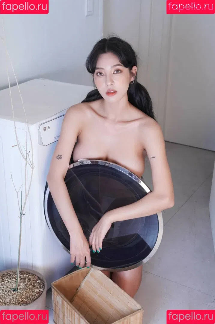 Jeon Jisu Onlyfans Photo Gallery 