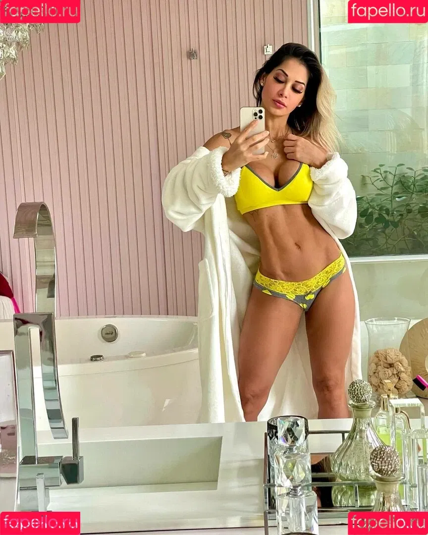 Maira Cardi Onlyfans Photo Gallery 