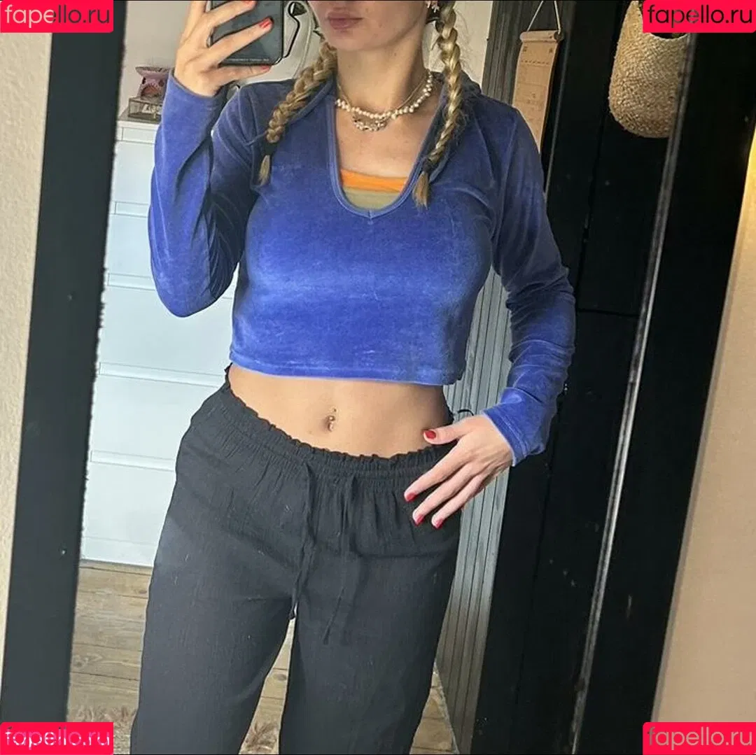 Hattie Vanneman Onlyfans Photo Gallery 