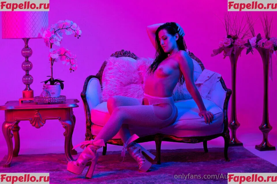 Aubree Valentine Onlyfans Photo Gallery 