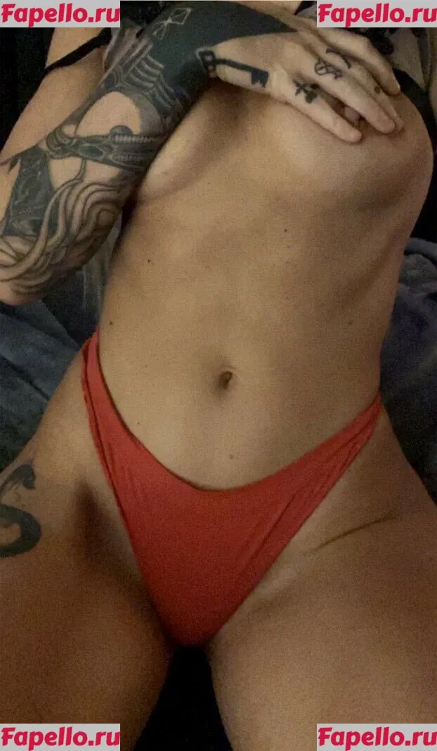 va1kyriie Onlyfans Photo Gallery 