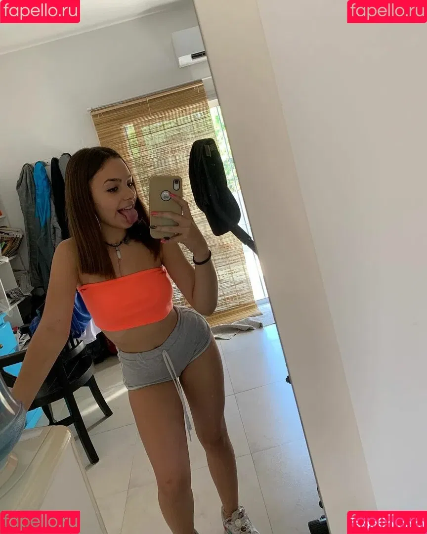 Camila Nerea Gonzalez Onlyfans Photo Gallery 
