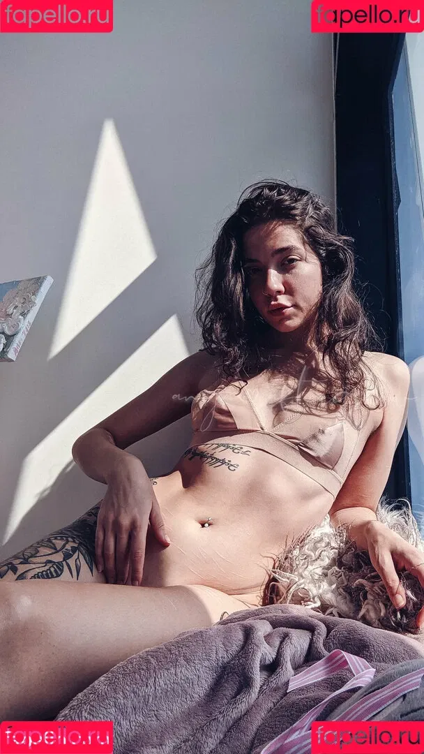 anya__afterglowfree Onlyfans Photo Gallery 
