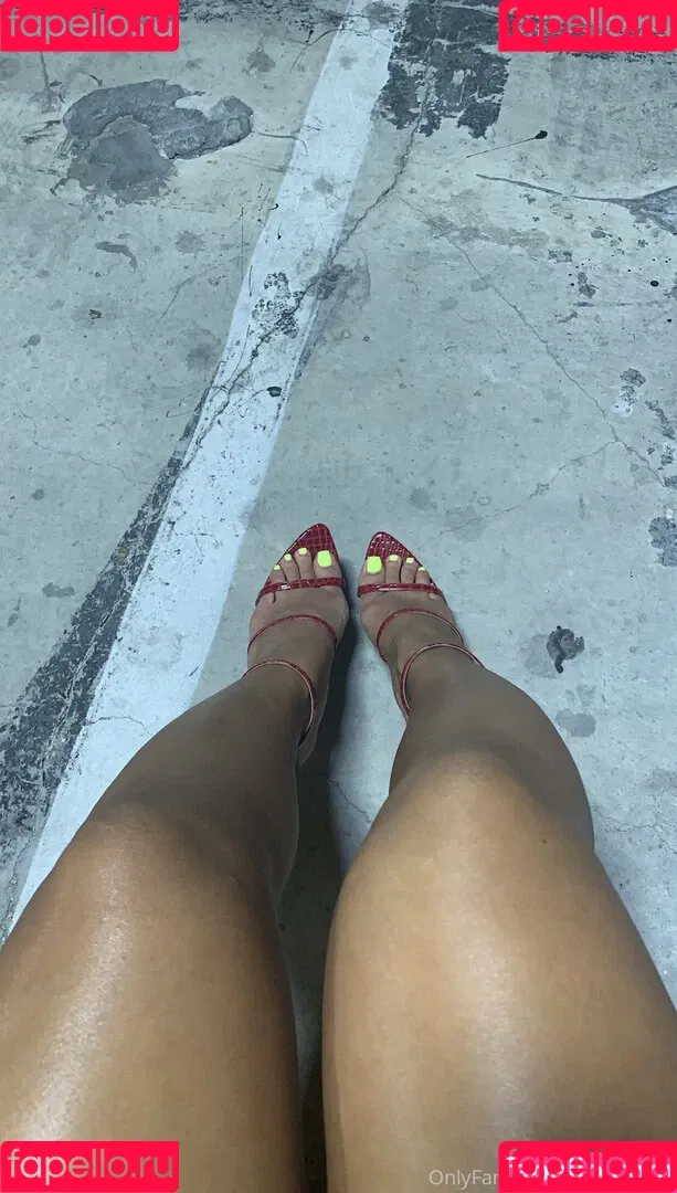 ginavhuynh Onlyfans Photo Gallery 