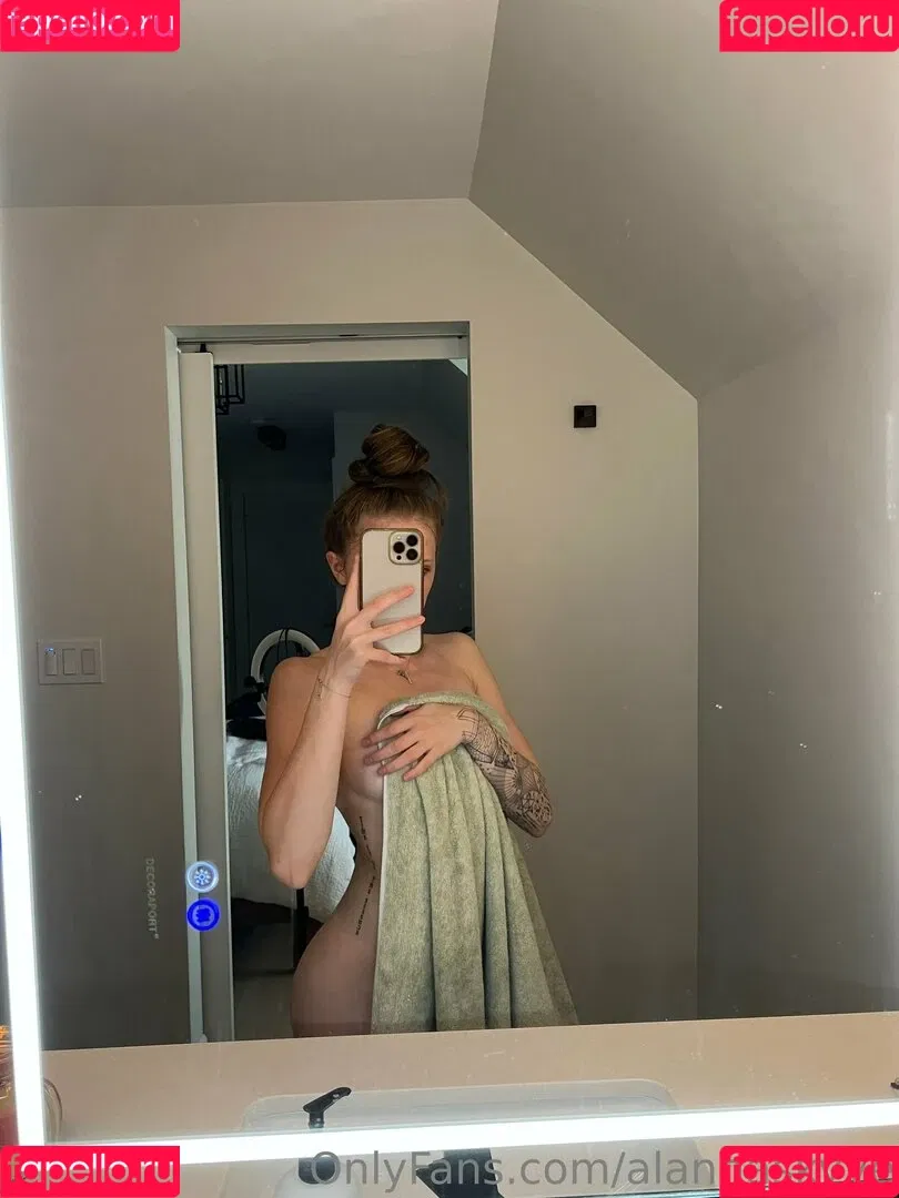 alannaskyye Onlyfans Photo Gallery 