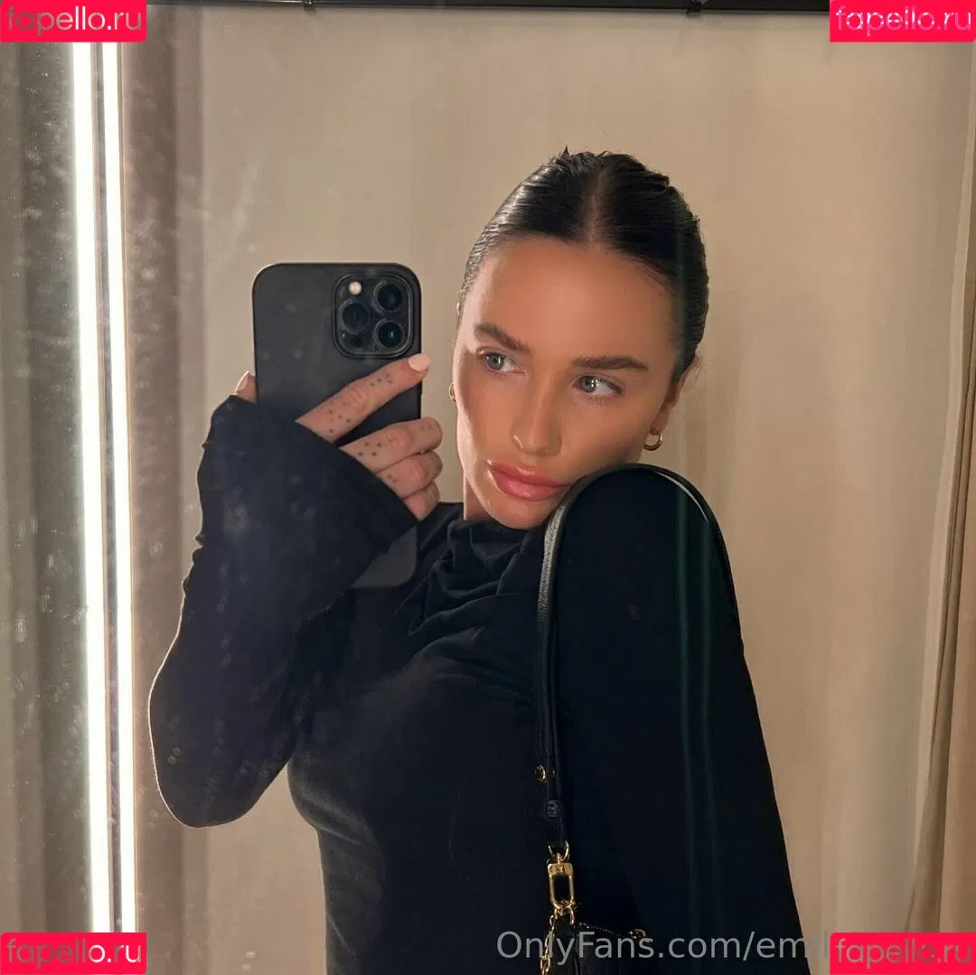 emilykernsx Onlyfans Photo Gallery 