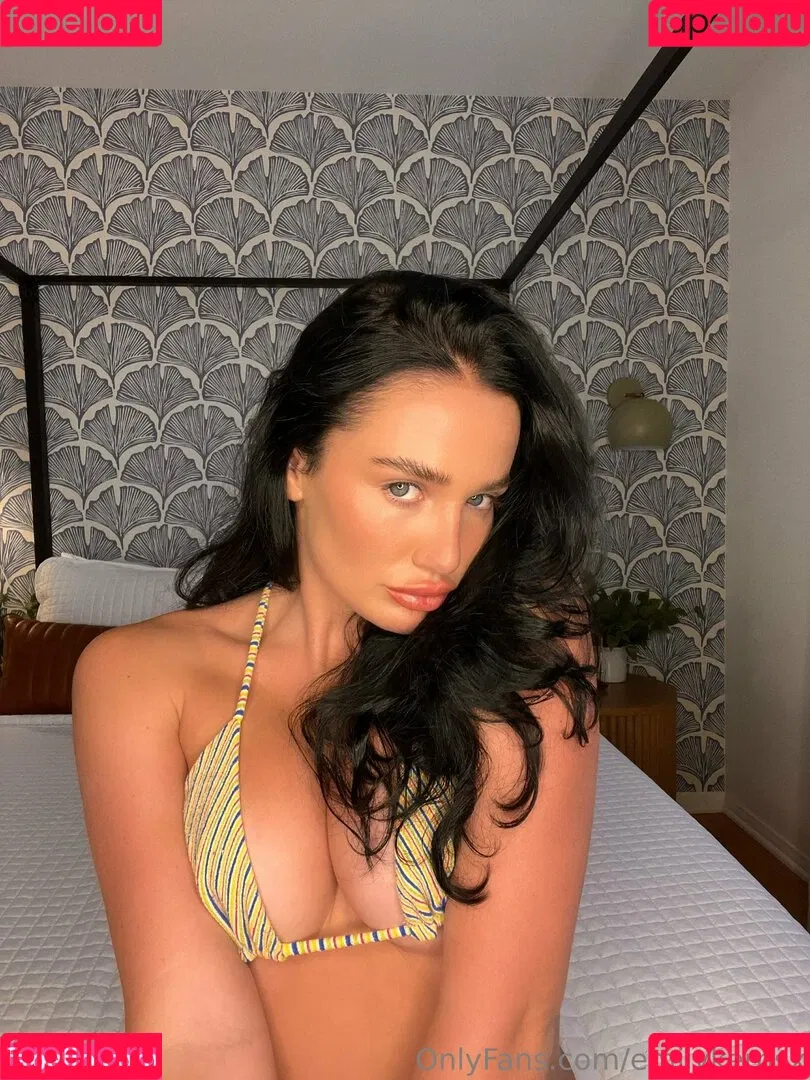 emilykernsx Onlyfans Photo Gallery 