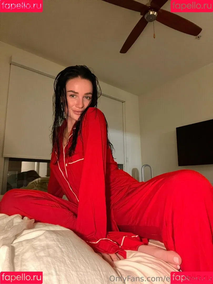 emilykernsx Onlyfans Photo Gallery 