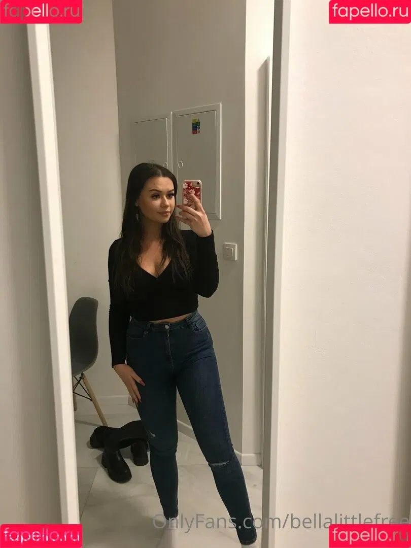 bellalittlefree22 Onlyfans Photo Gallery 