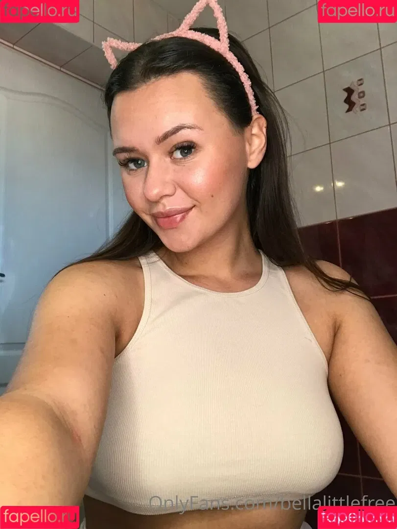 bellalittlefree22 Onlyfans Photo Gallery 