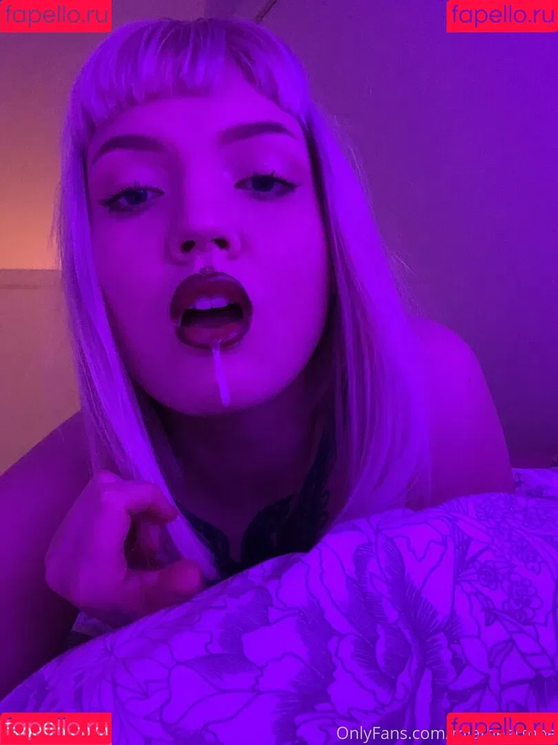 miathearthoe Onlyfans Photo Gallery 