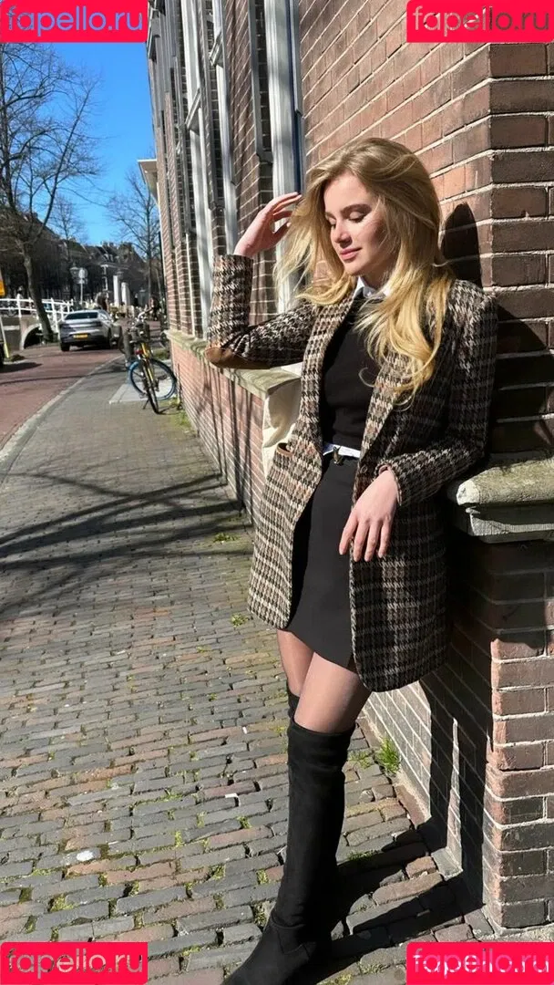 Eva Vlaardingerbroek Onlyfans Photo Gallery 