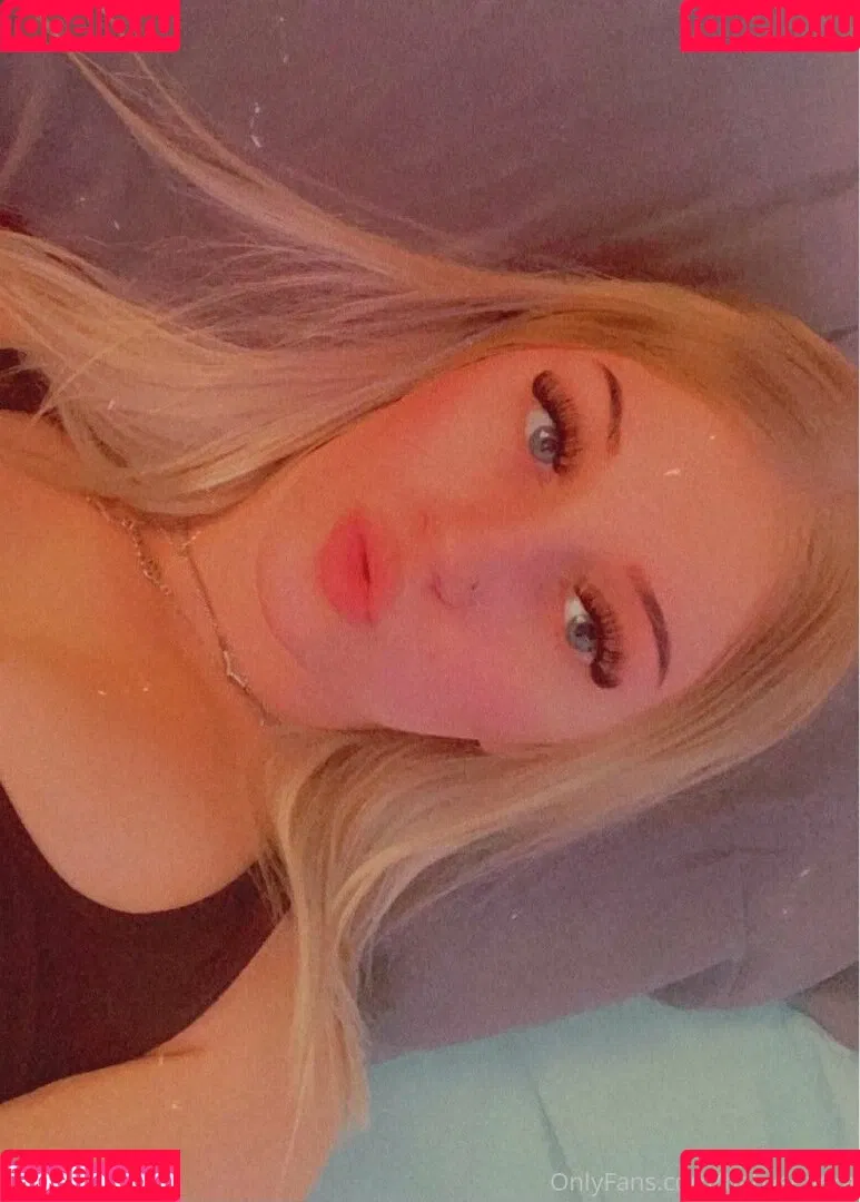 babysaraxoxo Onlyfans Photo Gallery 