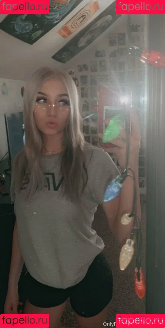 babysaraxoxo Onlyfans Photo Gallery 