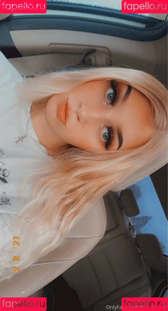 babysaraxoxo Onlyfans Photo Gallery 