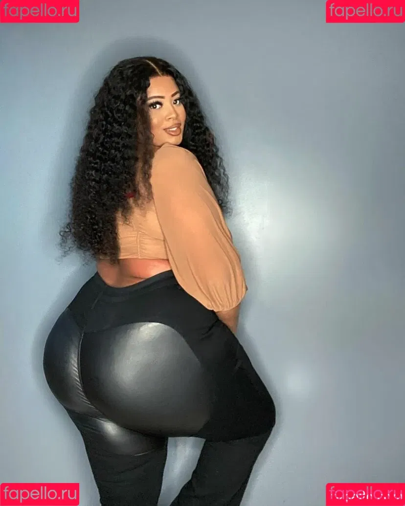Yathbeauty Onlyfans Photo Gallery 