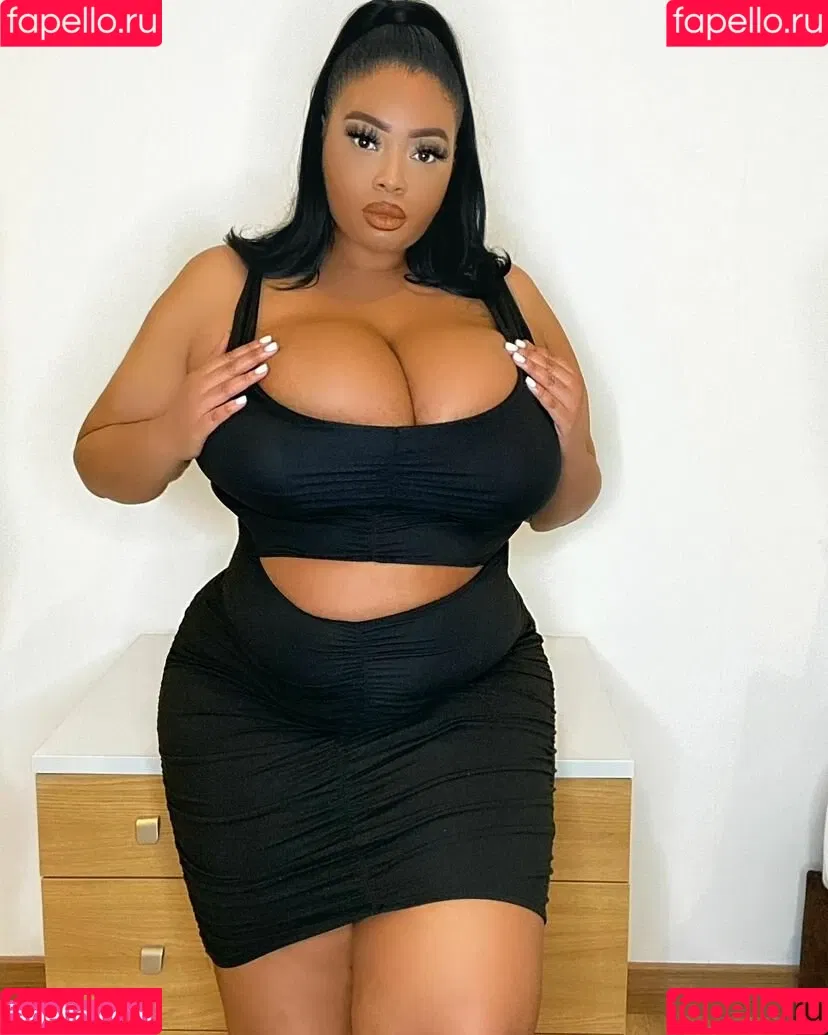 Yathbeauty Onlyfans Photo Gallery 
