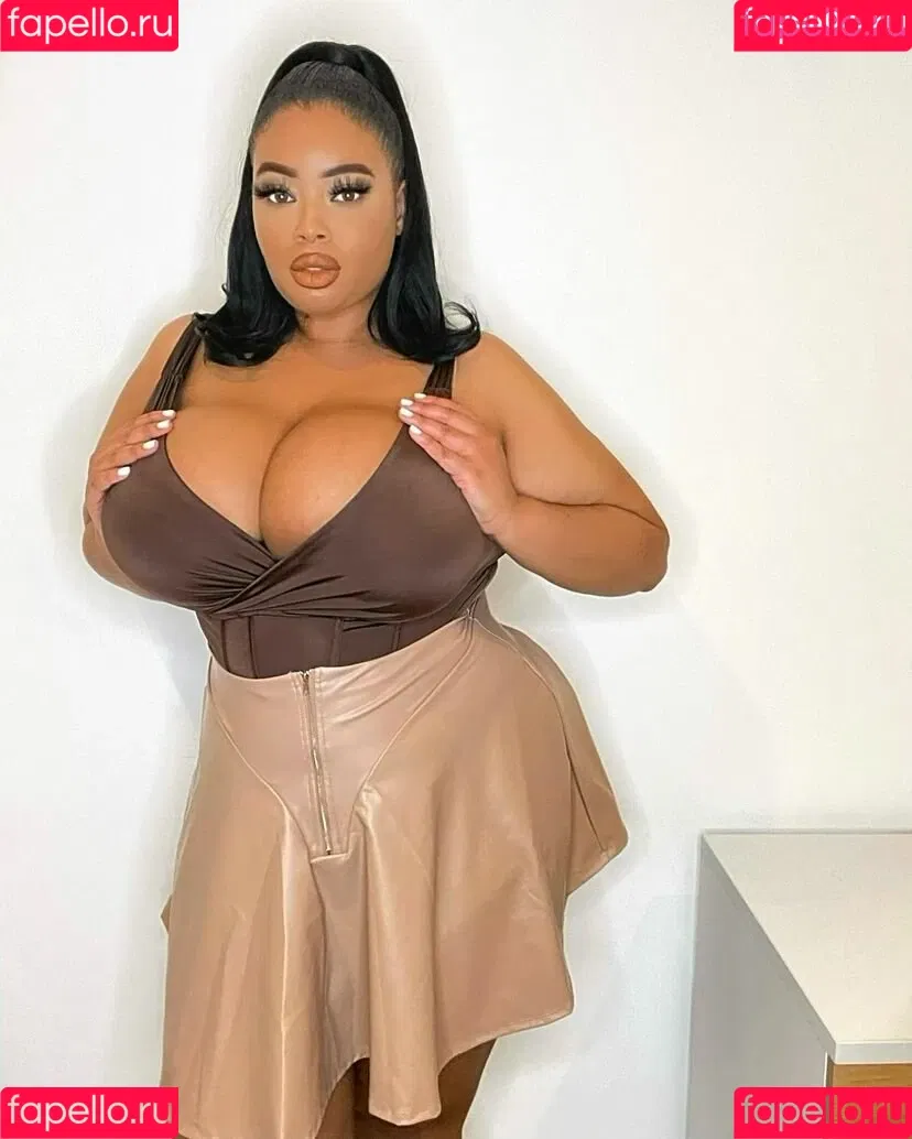 Yathbeauty Onlyfans Photo Gallery 