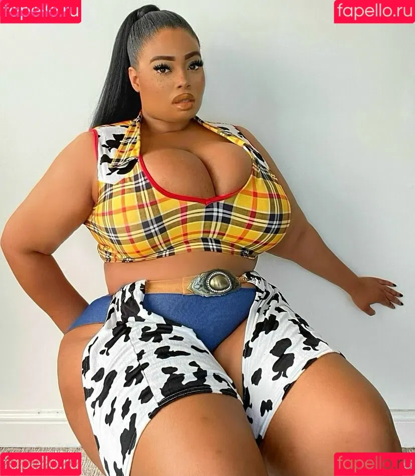 Yathbeauty Onlyfans Photo Gallery 