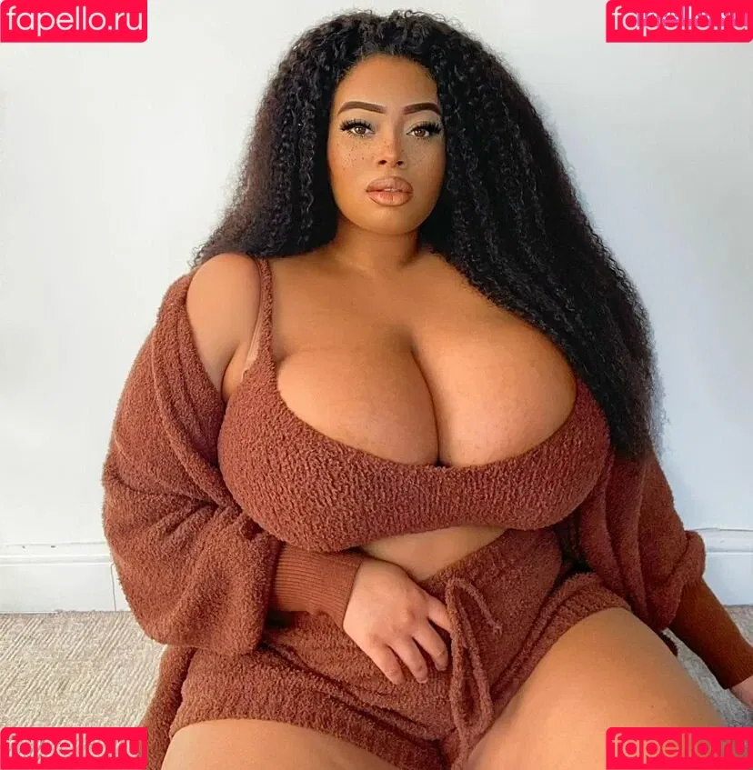 Yathbeauty Onlyfans Photo Gallery 