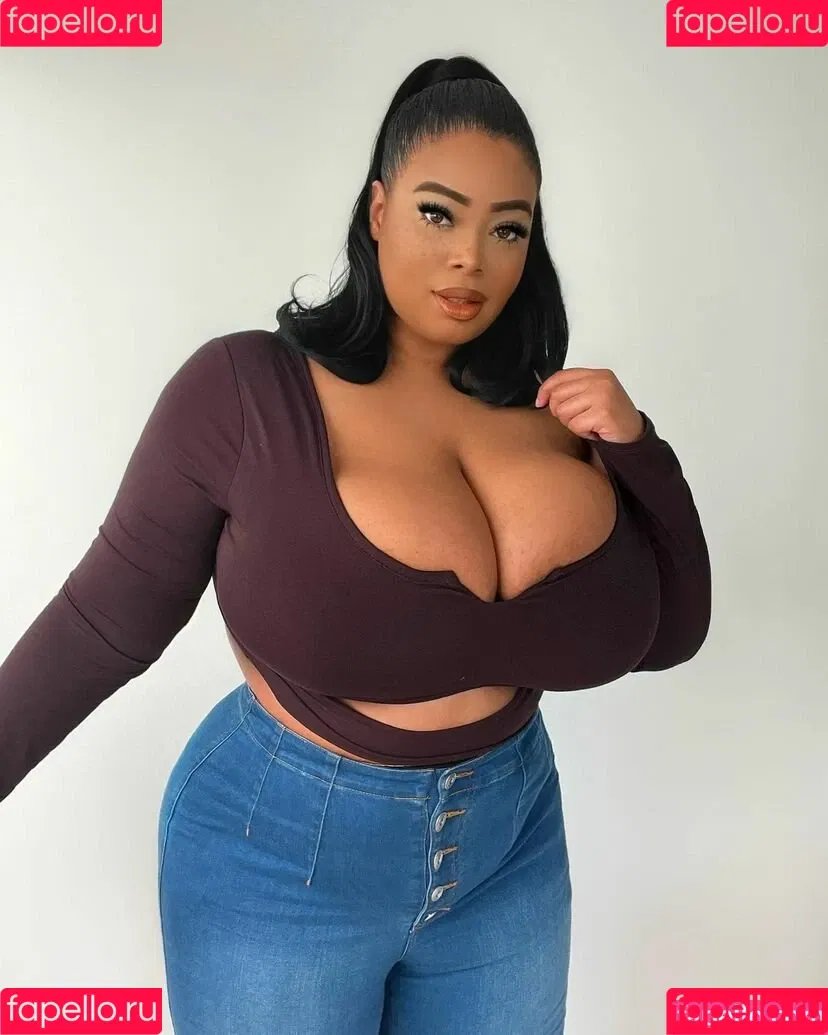 Yathbeauty Onlyfans Photo Gallery 